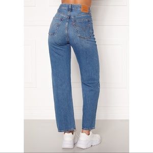Levi’s Ribcage Straight size 31